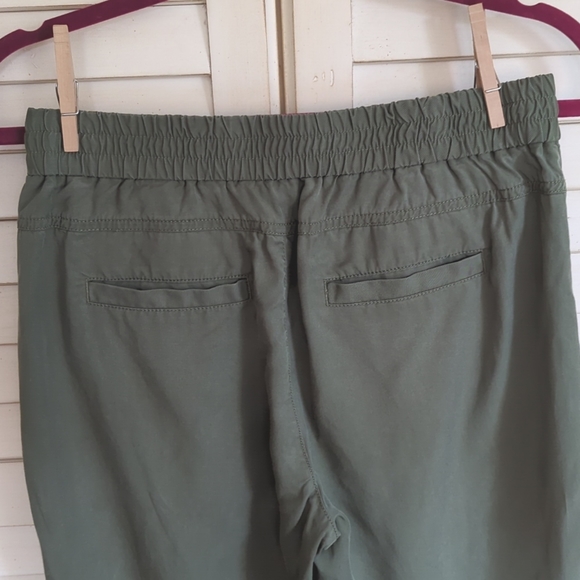 Women's army green Banana Republic drapey joggers size 4 - Picture 13 of 15